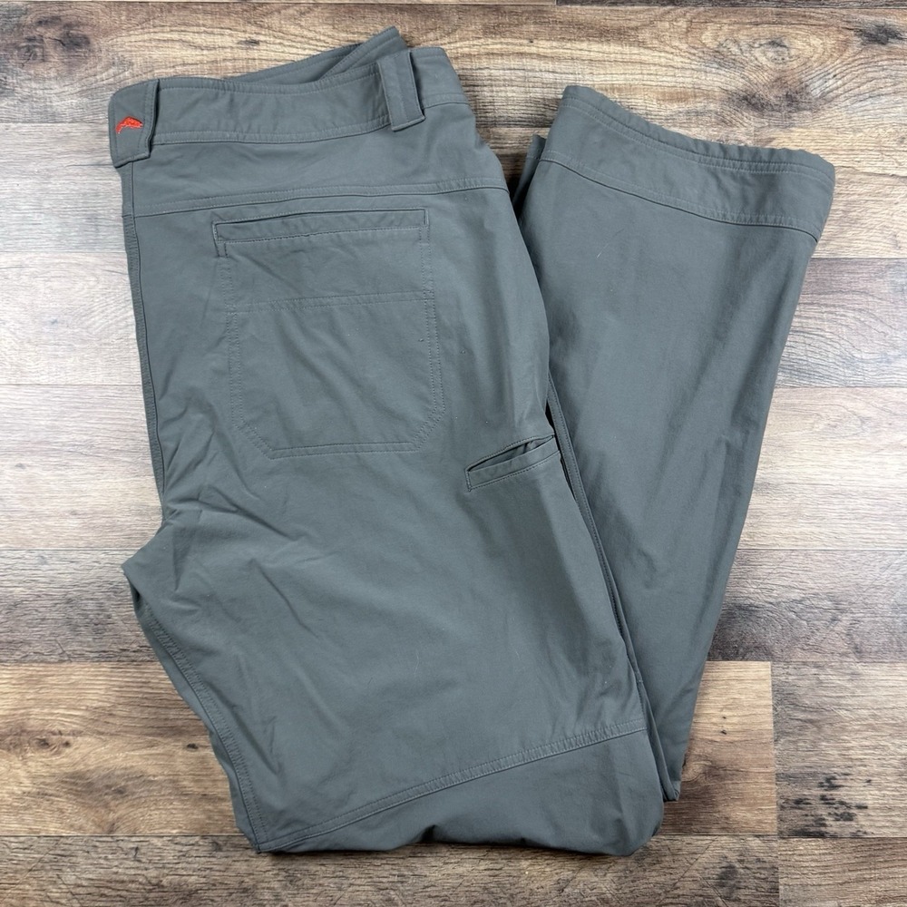 SIMMS Men's Fishing Pants 40x32 Gray Cargo  Outdoor Nylon Articulated Knee